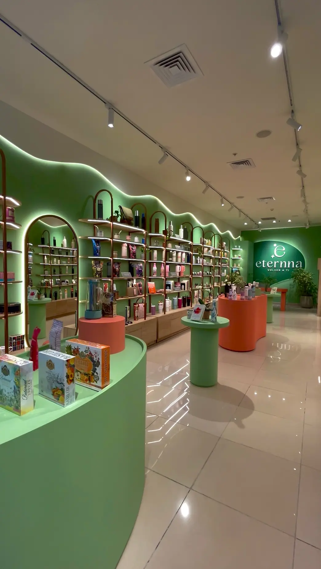 Diseño de interiores de Tienda Eternna - Mall Plaza Mirador Bío bio